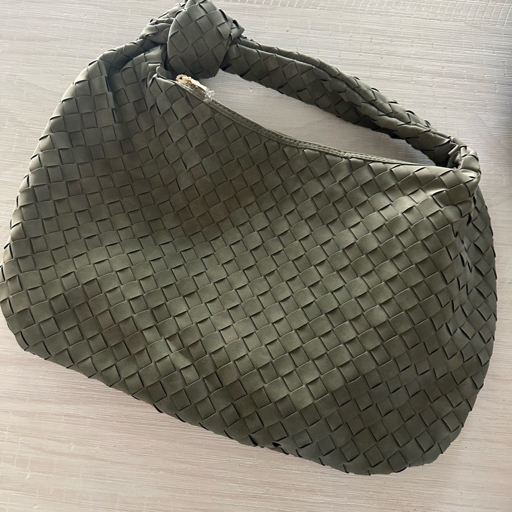 Woven knot shoulder bag
